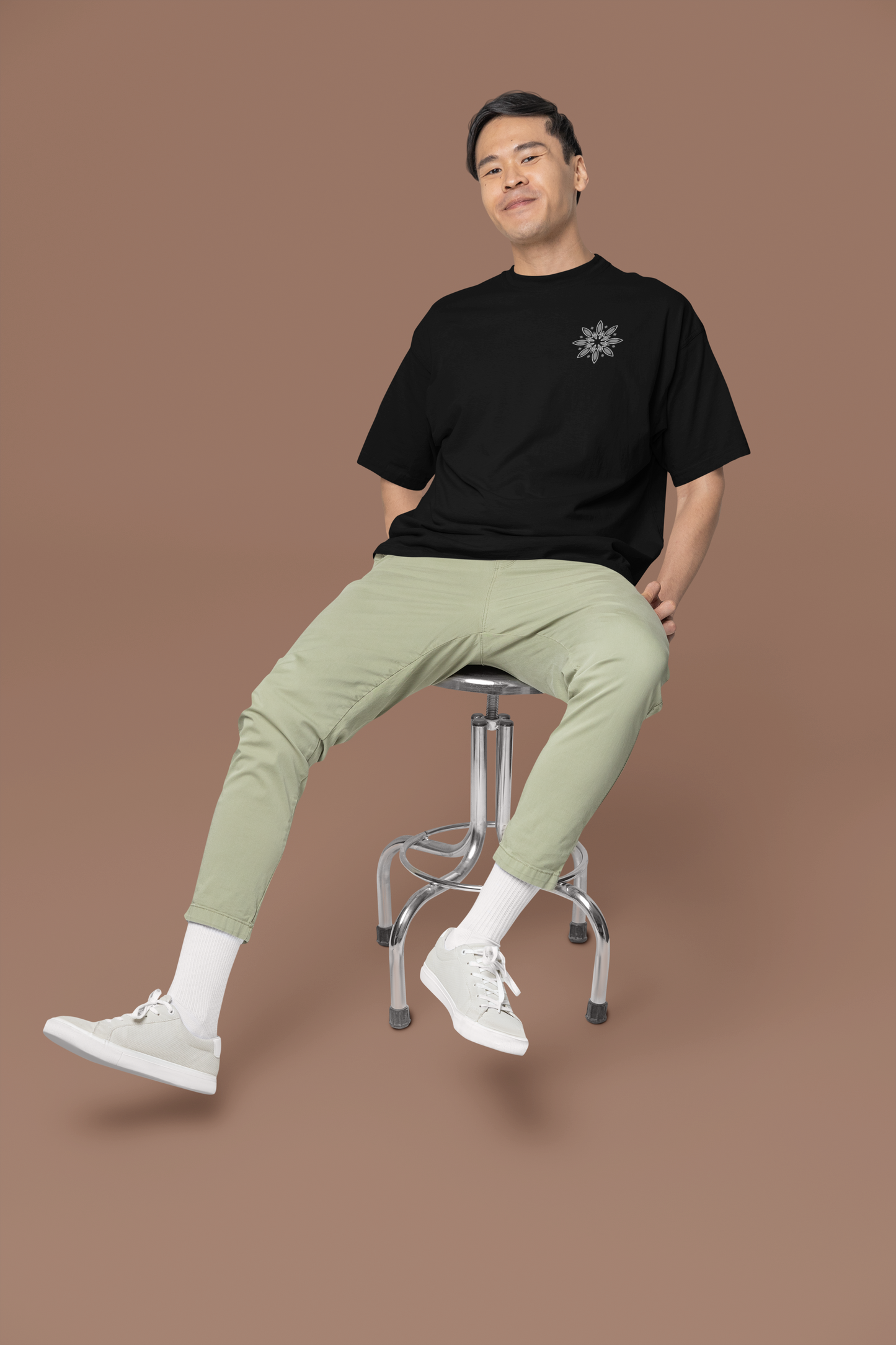 Motif Oversized Graphic T-Shirt